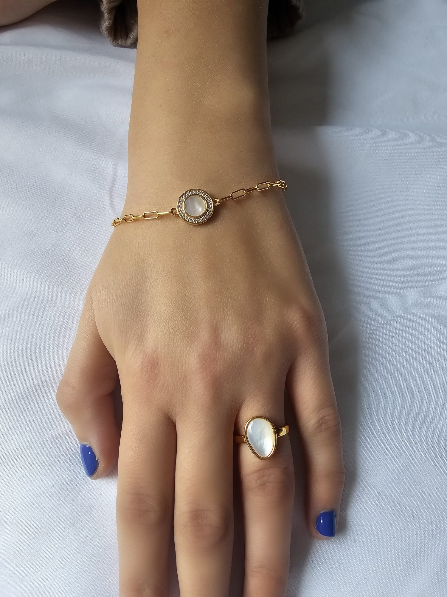 Pearl ring 18k yellow gold